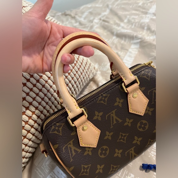 Authentic Louis Vuitton Speedy 20 Bandouliere - Picture 12 of 16